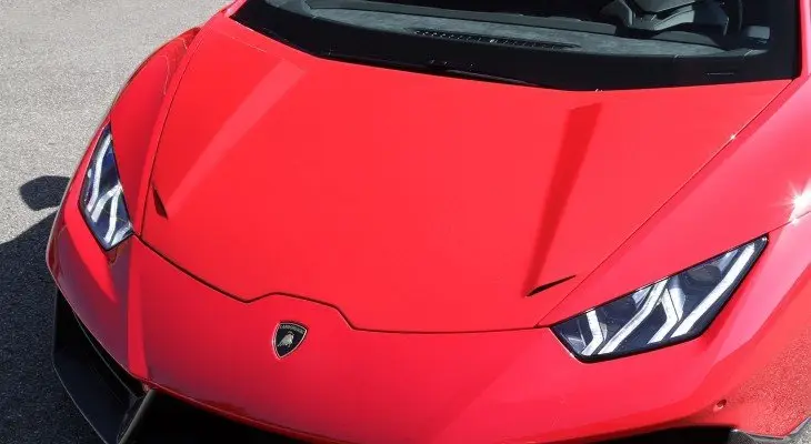 TRUNK LID WITH AIR-DUCTS